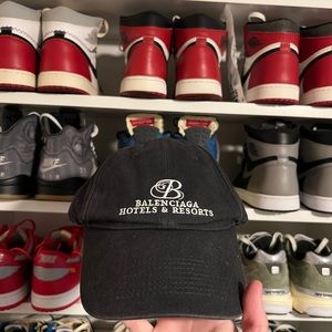 Balenciaga Hotels hat